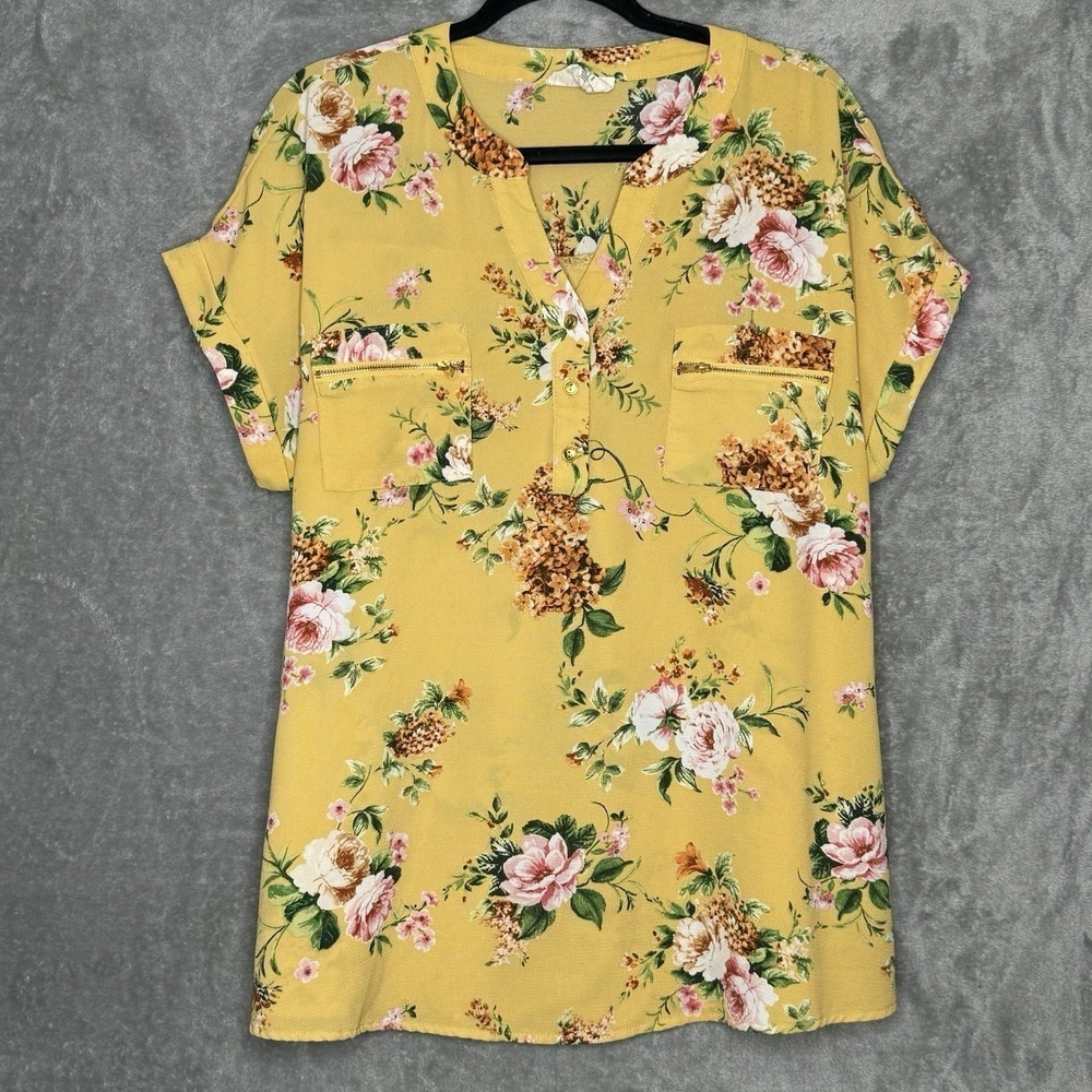 Flower & Feather 2X Shirt Top Yellow Floral Flower Short Sleeve Henley V Neck